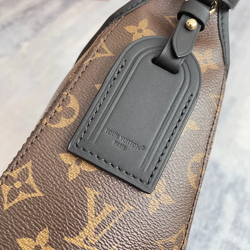 All categories Official website "Brand Women's Bags" Women's Bags 💙 LV 2025 new LV armpit bag