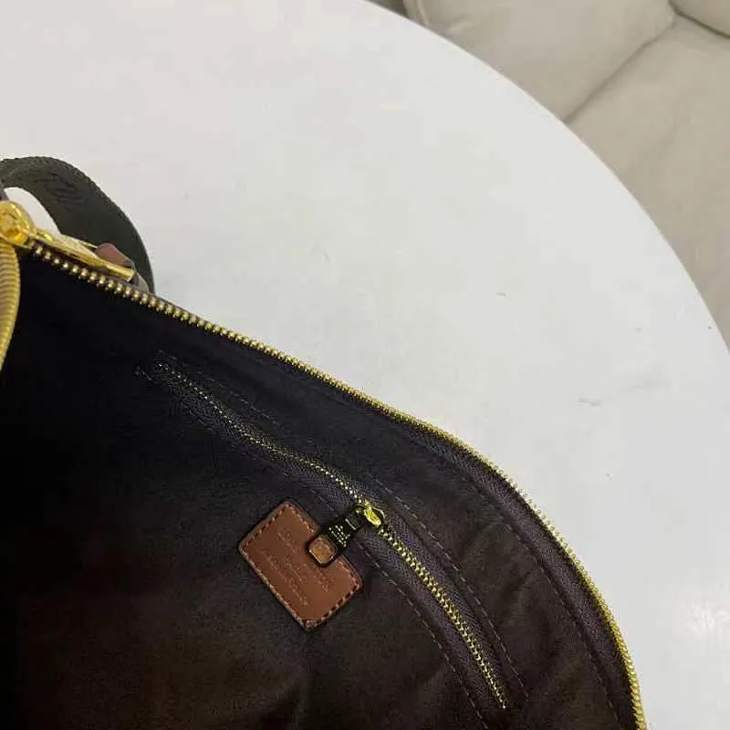 All categories Official website "Brand Women's Bags" Women's Bags 💙 LV fine imitation LV, high imitation LV bags, LV crossbody bags, 2023 official latest version LV crossbody bags, LV bag factory, recommended bags, size: 27-18-11CM