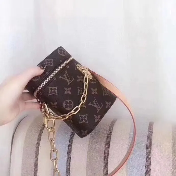 All categories Official website "Brand Women's Bags" Women's Bags 💙 LV fine imitation LV, high imitation LV bags, LV crossbody bags, 2023 official latest version LV bucket bag, LV bag factory, recommended bags, size: 11-6-16.5CM