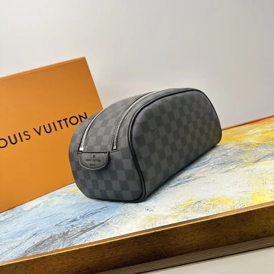 All categories Official website "Brand Women's Bags" Women's Bags 💙 LV 2025 new LV toiletry bag