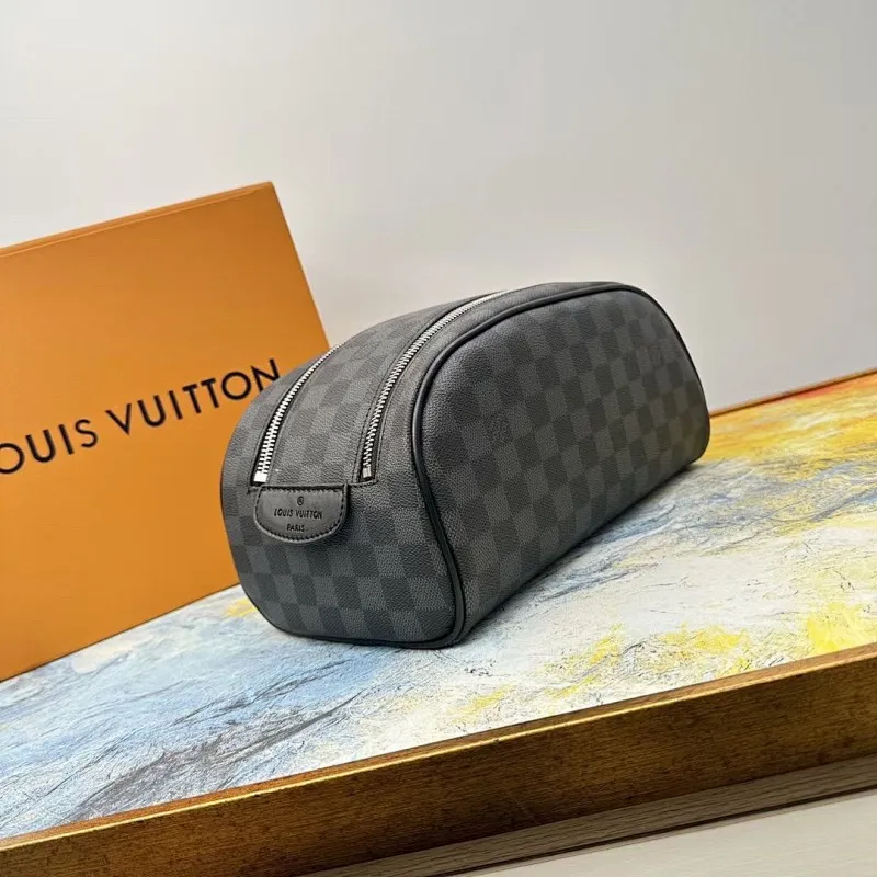 All categories Official website "Brand Women's Bags" Women's Bags 💙 LV 2025 new LV toiletry bag