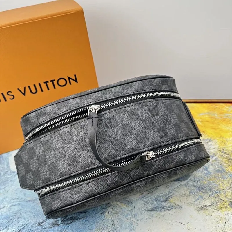 All categories Official website "Brand Women's Bags" Women's Bags 💙 LV 2025 new LV toiletry bag