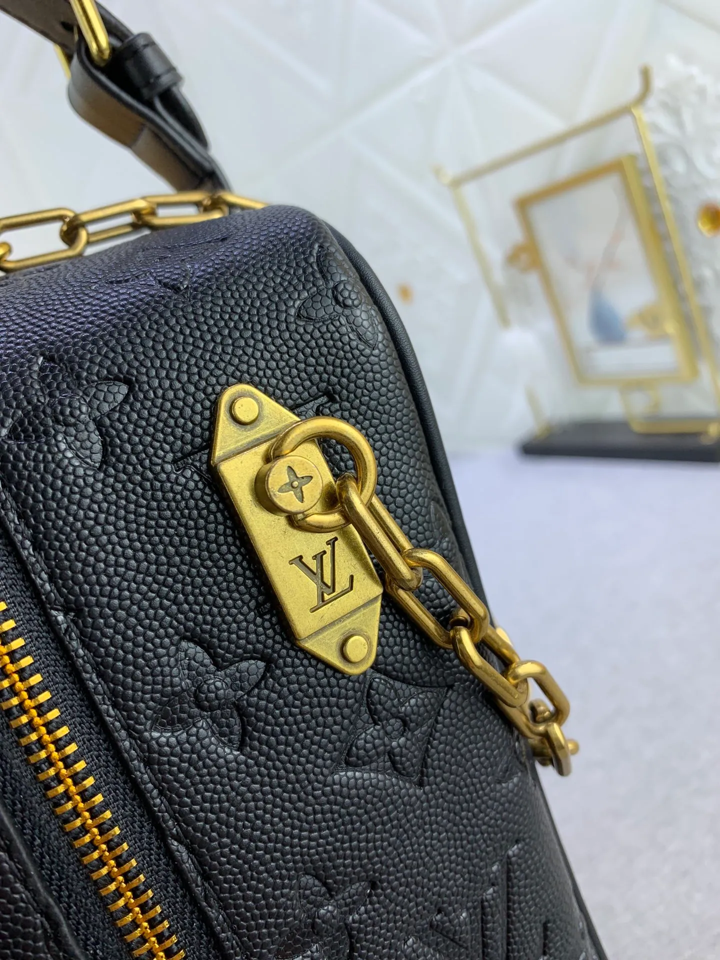 All Categories Official Website "Brand Women's Bags" Women's Bags 💙 LV Dopp Kit Toilet Bag is made of Monogram embossed Taurillon leather, and the full leather embossed NBA Toilet Bag Clutch Box Bag is embellished with a large LV basketball logo and a classic NBA logo patch, witnessing the joint creativity of Louis Vuitton and the NBA.