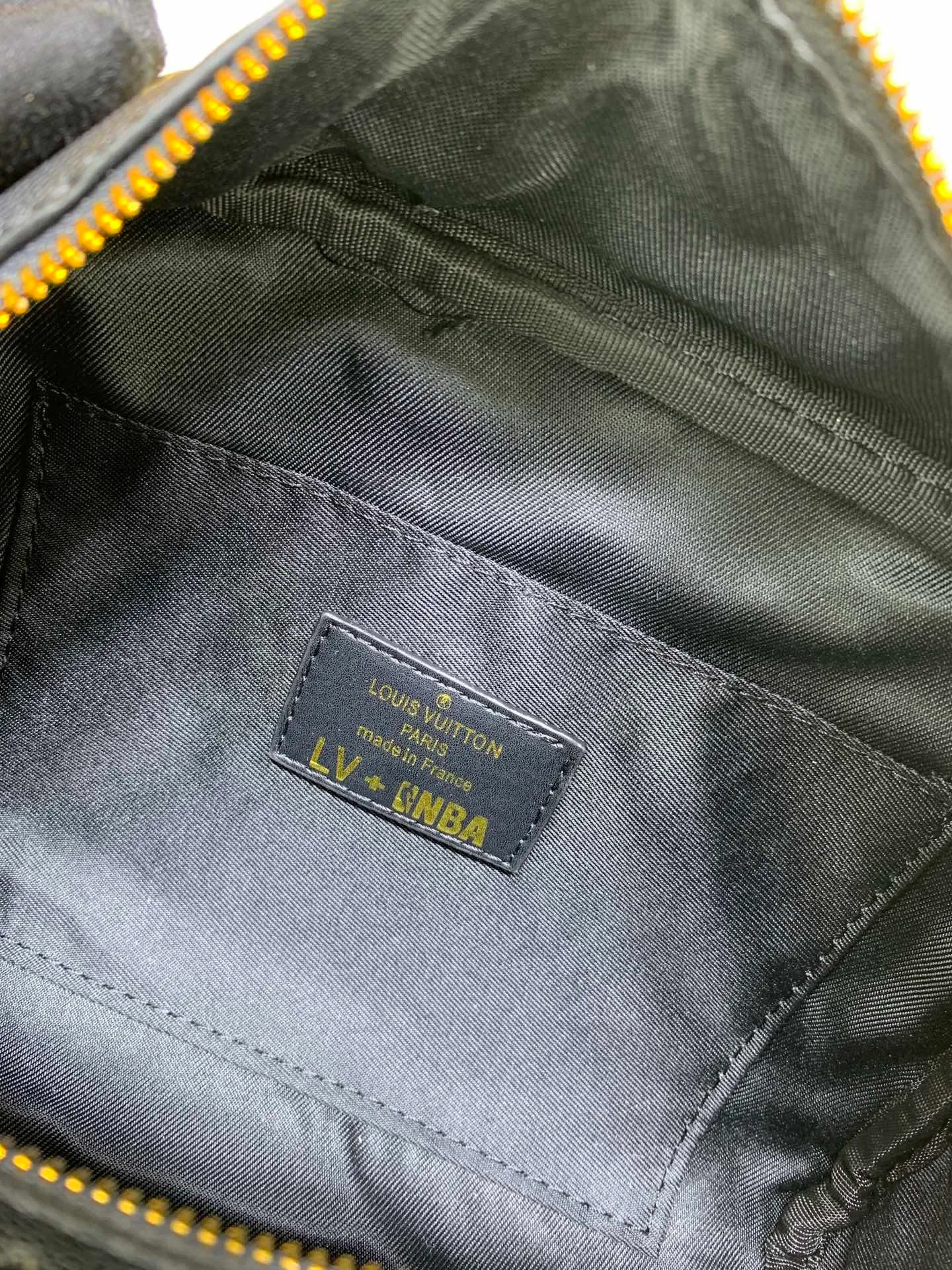 All Categories Official Website "Brand Women's Bags" Women's Bags 💙 LV Dopp Kit Toilet Bag is made of Monogram embossed Taurillon leather, and the full leather embossed NBA Toilet Bag Clutch Box Bag is embellished with a large LV basketball logo and a classic NBA logo patch, witnessing the joint creativity of Louis Vuitton and the NBA.