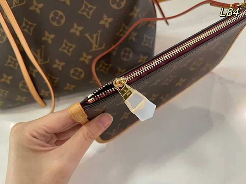 All Categories Official Website "Brand Women's Bags" Women's Bags 💙 LV 2024 New LV Crossbody Bag