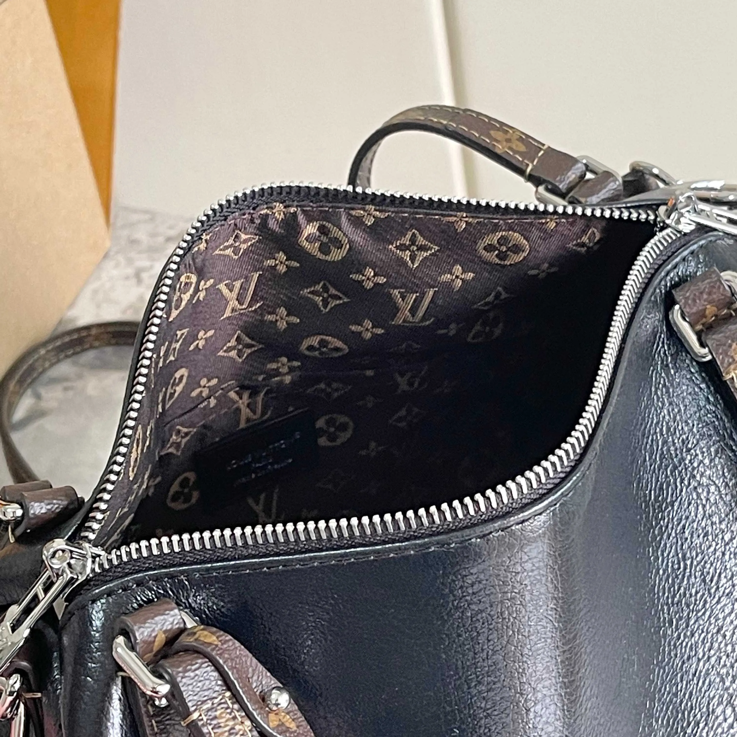 All Categories Official Website "Brand Women's Bags" Women's Bags 💙 LV LV 2026 New Crossbody Shoulder Bag