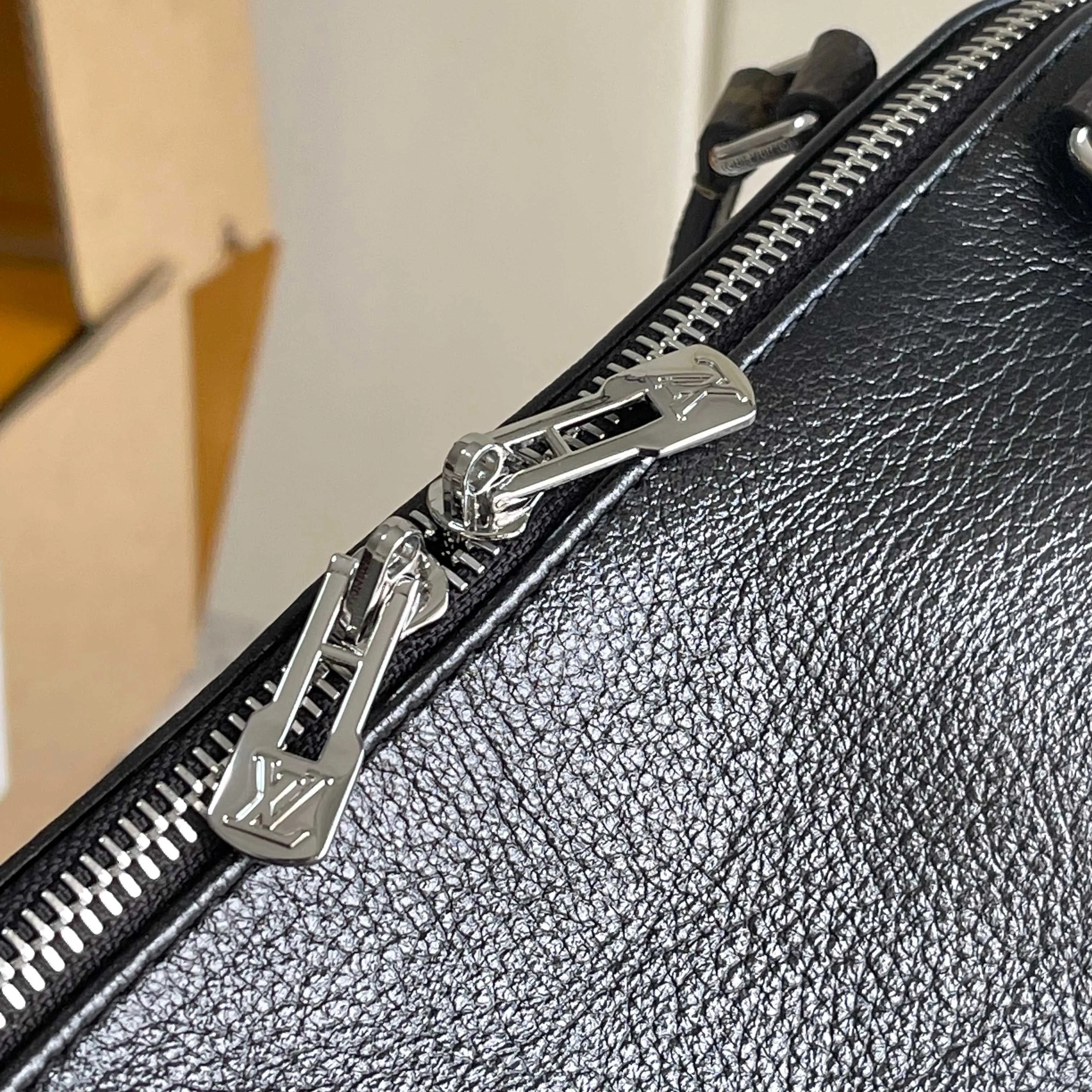 All Categories Official Website "Brand Women's Bags" Women's Bags 💙 LV LV 2026 New Crossbody Shoulder Bag