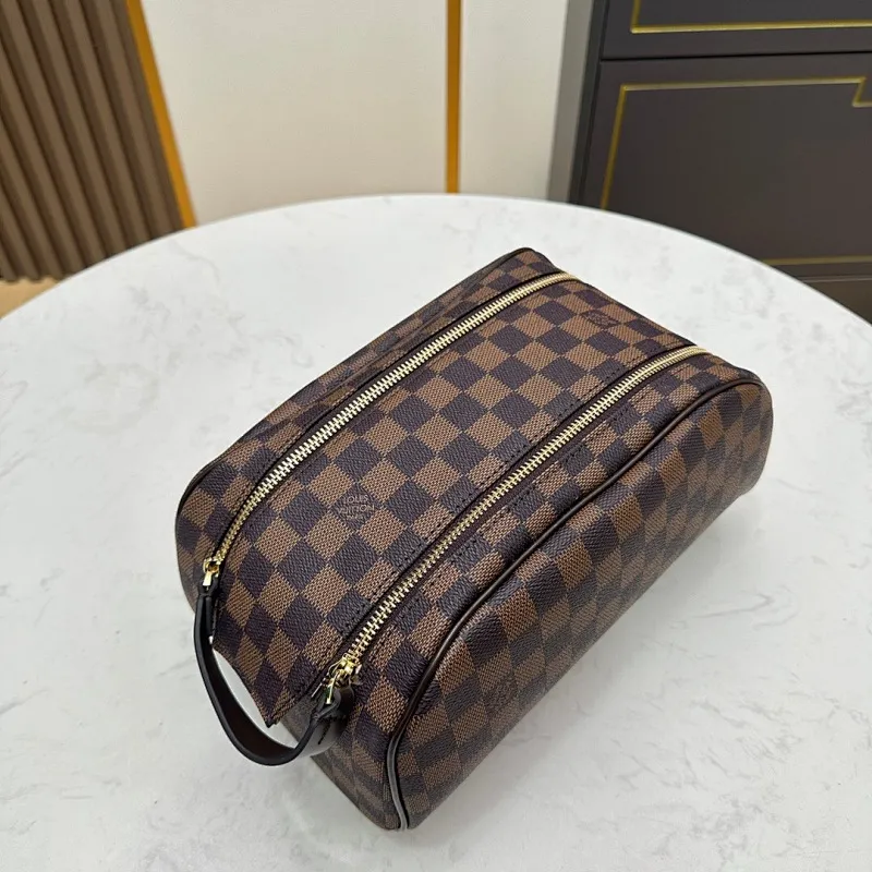 All categories Official website "Brand Women's Bags" Women's Bags 💙 LV 2024 official website new LV toiletry bag
