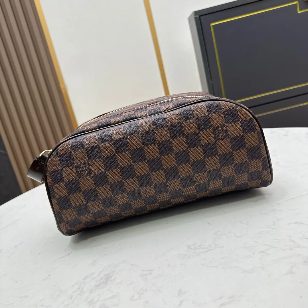All categories Official website "Brand Women's Bags" Women's Bags 💙 LV 2024 official website new LV toiletry bag