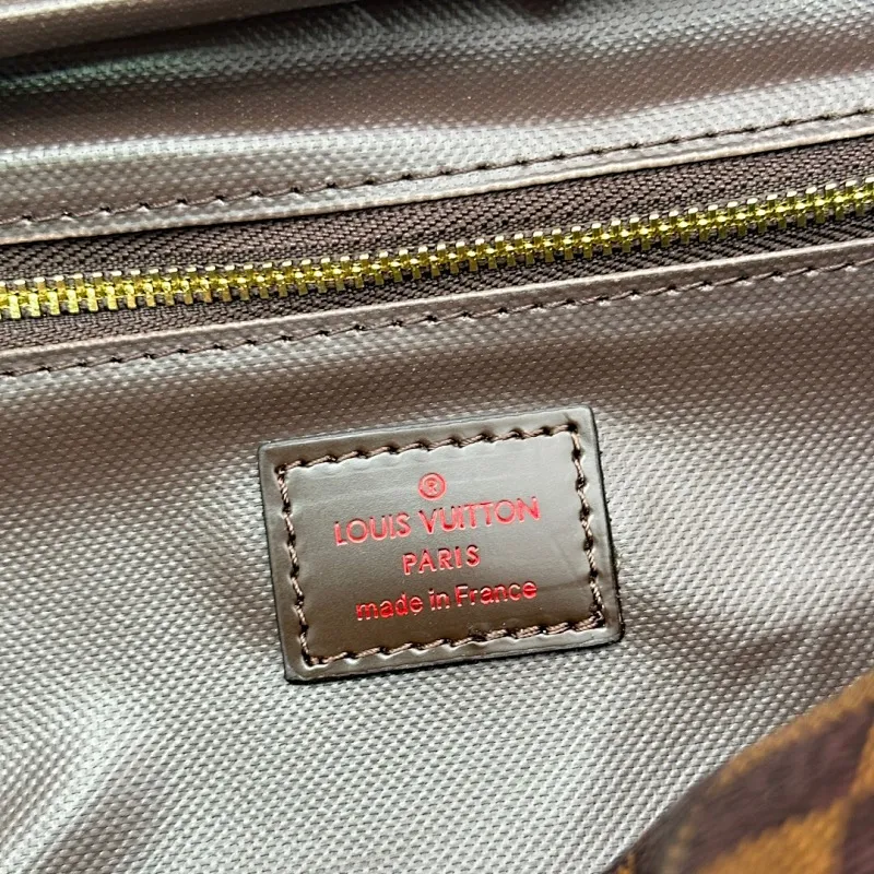 All categories Official website "Brand Women's Bags" Women's Bags 💙 LV 2024 official website new LV toiletry bag