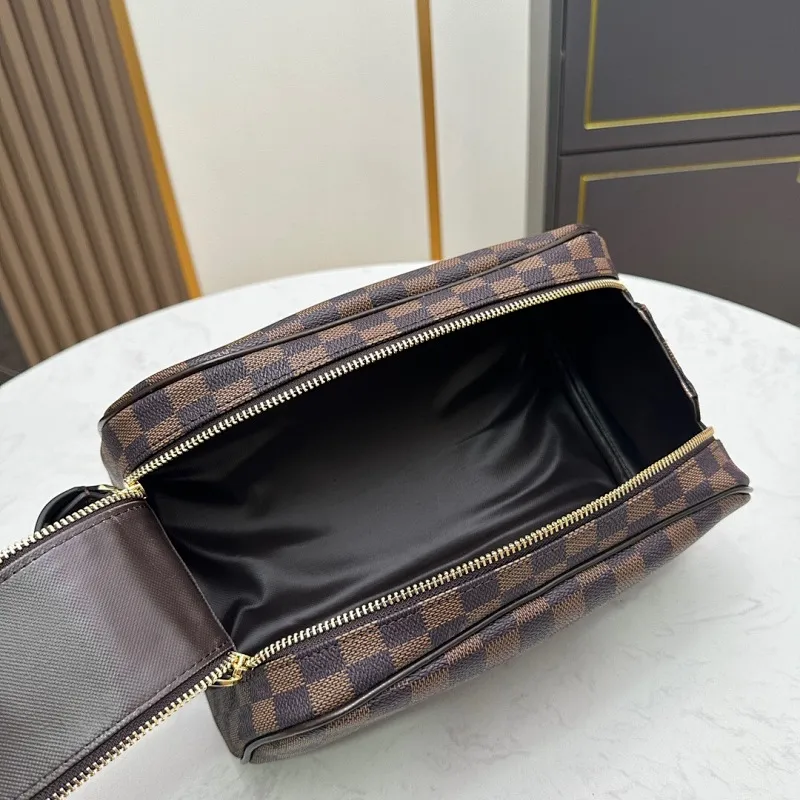 All categories Official website "Brand Women's Bags" Women's Bags 💙 LV 2024 official website new LV toiletry bag