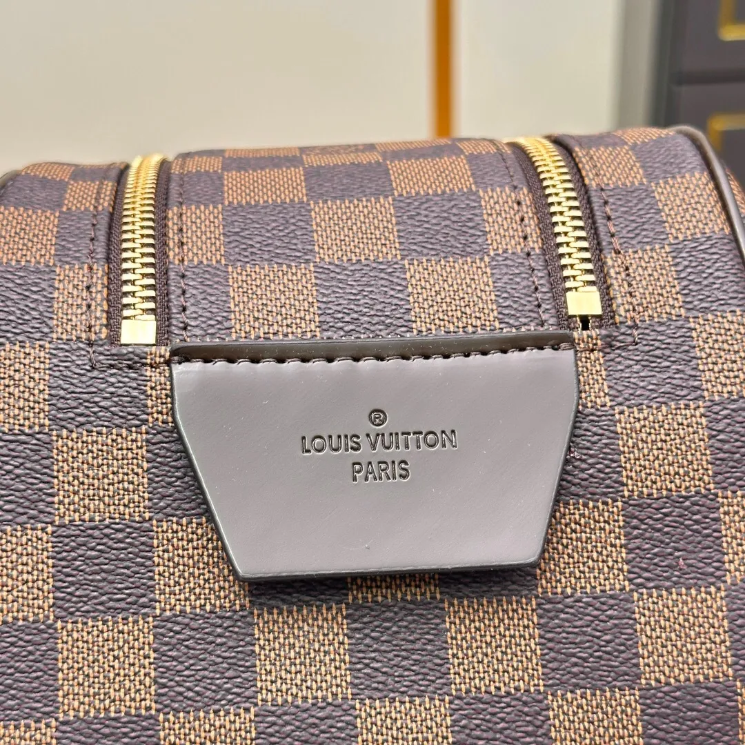 All categories Official website "Brand Women's Bags" Women's Bags 💙 LV 2024 official website new LV toiletry bag