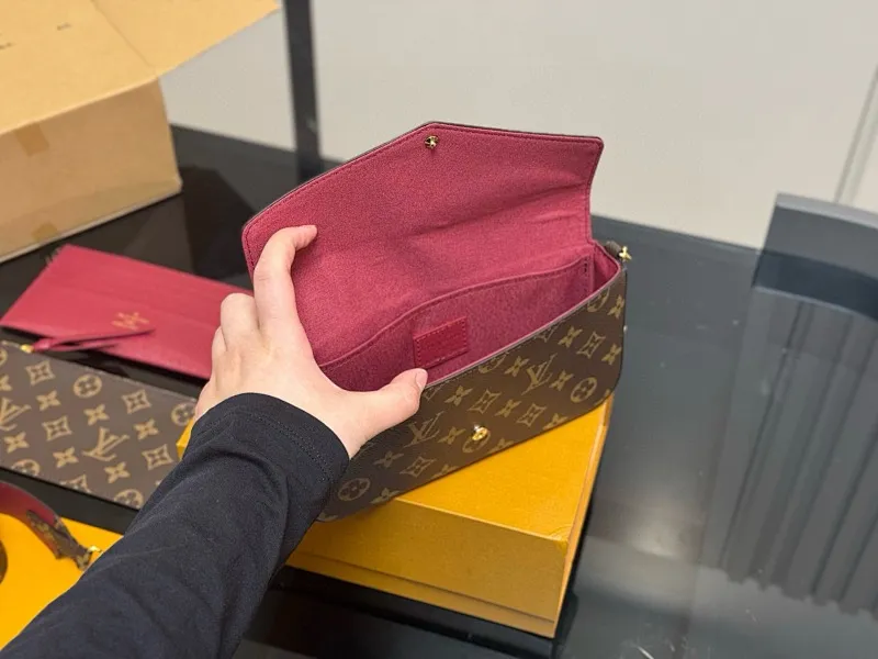 All Categories Official Website "Brand Women's Bags" Women's Bags 💙 LV 2025 New LV Crossbody Bag