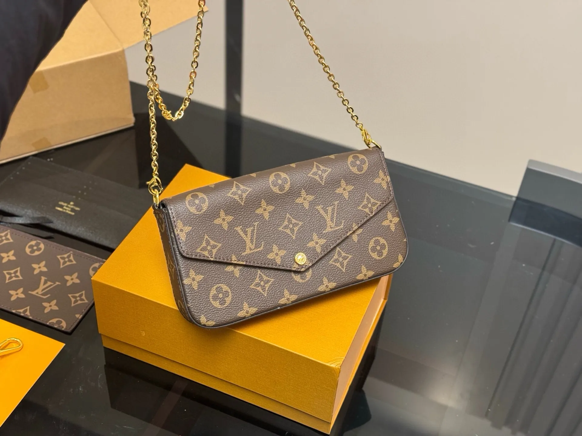 All Categories Official Website "Brand Women's Bags" Women's Bags 💙 LV 2025 New LV Crossbody Bag