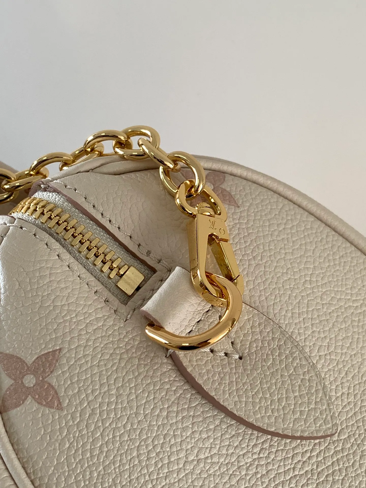 All Categories Official Website "Brand Women's Bags" Women's Bags 💙 LV 2026 New LV Crossbody Bag