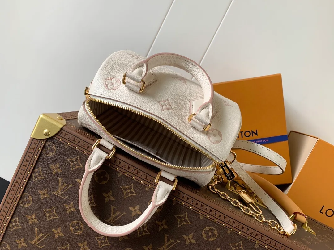 All Categories Official Website "Brand Women's Bags" Women's Bags 💙 LV 2026 New LV Crossbody Bag
