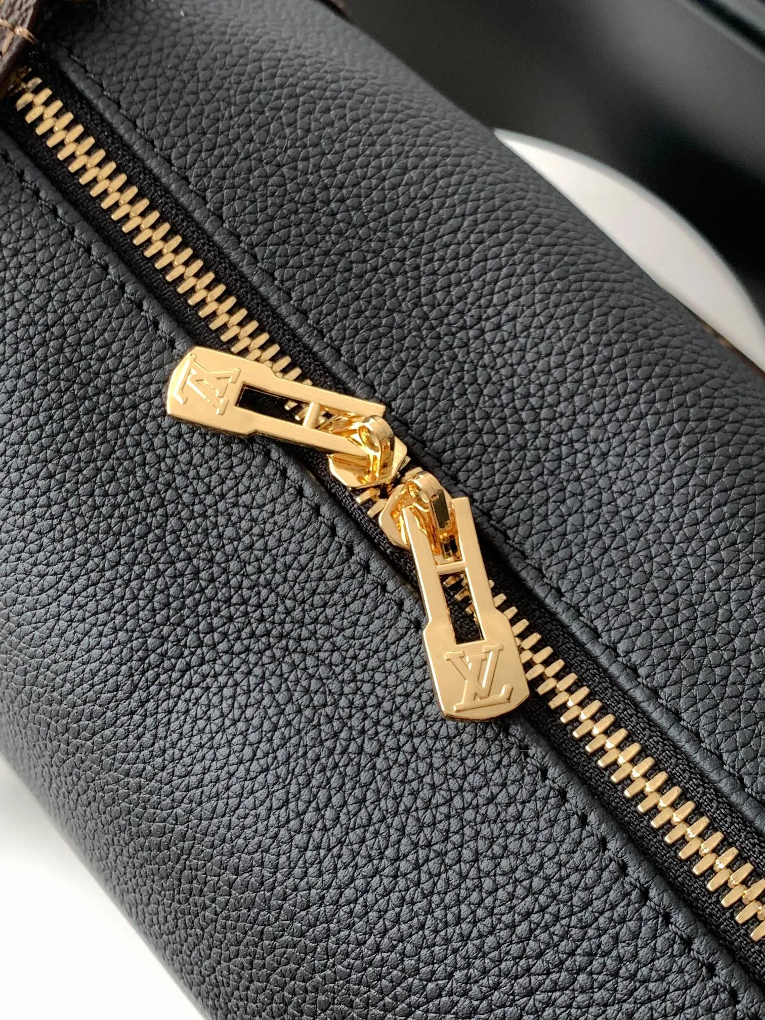 All Categories Official Website "Brand Women's Bags" Women's Bags 💙 LV 2026 Official Website New LV Crossbody Bag
