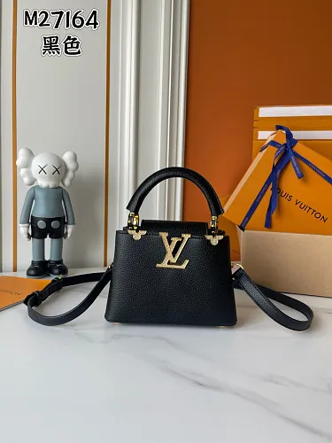 All Categories Official Website "Brand Women's Bags" Women's Bags 💙 LV LV 2026 New Crossbody Shoulder Bag