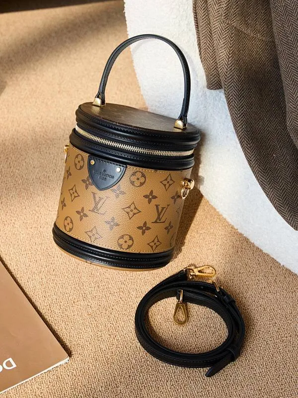All categories 💚 Authentic bags 💚 LV 2024 new LV crossbody bag