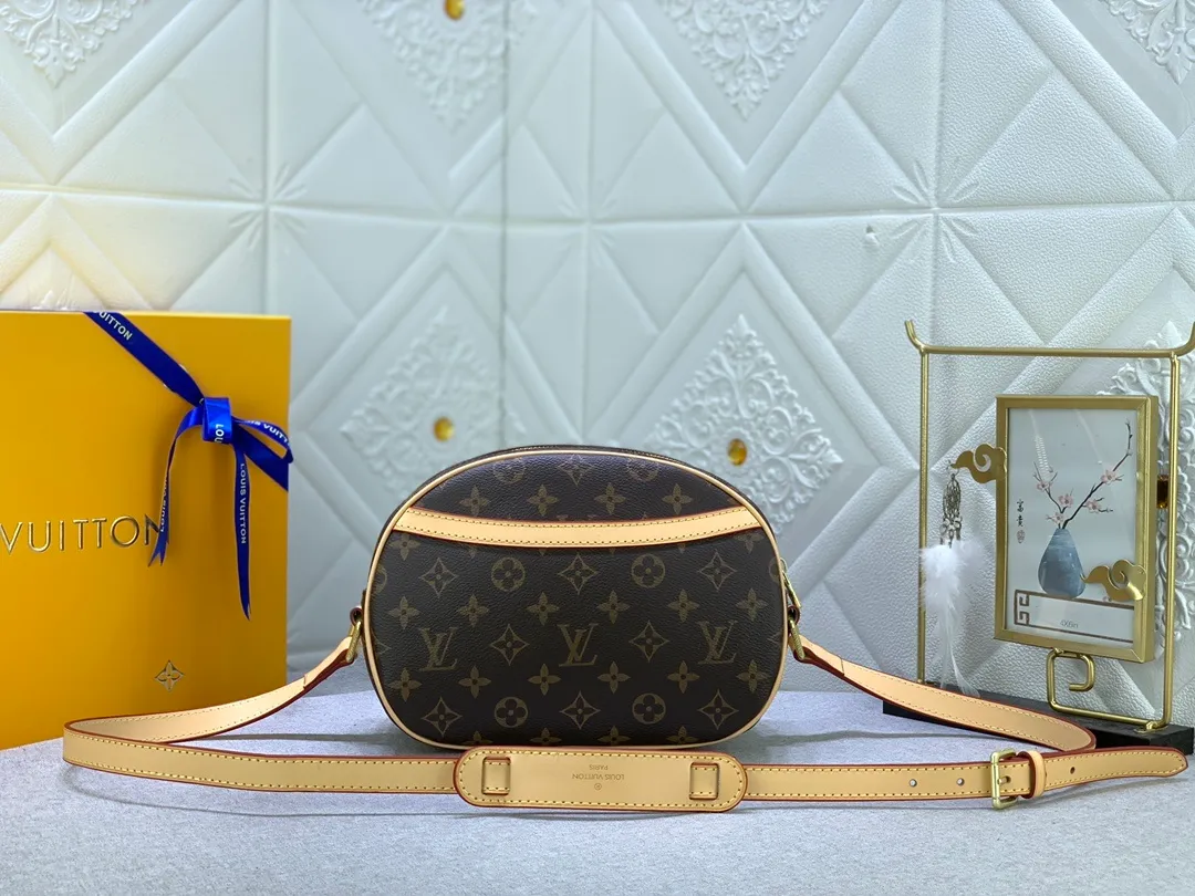 All Categories Official Website "Brand Women's Bags" Women's Bags 💙 LV Upgraded Original Vintage Second-hand Series Satchel Bags The round and cute second-hand style is here again. Commonly known as apple bags, steamed bun bags, horseshoe bags, the streamlined bag body is soft and you will like it. It is still the classic Monogram presbyopic series, very! Real leather lining that can be packed very well. The capacity is great and the size is great.