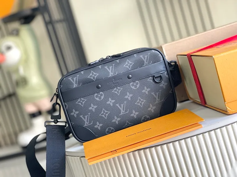 All Categories 💚 Authentic Grade Bags 💚 LV 2026 New LV Top Replica Crossbody Shoulder Bag
