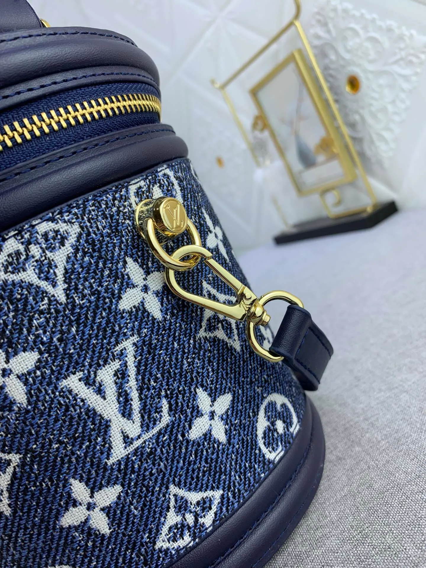 All Categories Official Website "Brand Women's Bags" Women's Bags 💙 LV upgraded original gradient denim blue cannes fortune bag. Drawing on the shape of a long-standing makeup box, women's art director Nicolas Ghesquière recreates the classic charm of the past with this semi-rigid handbag. Monogram and Monogram Reverse