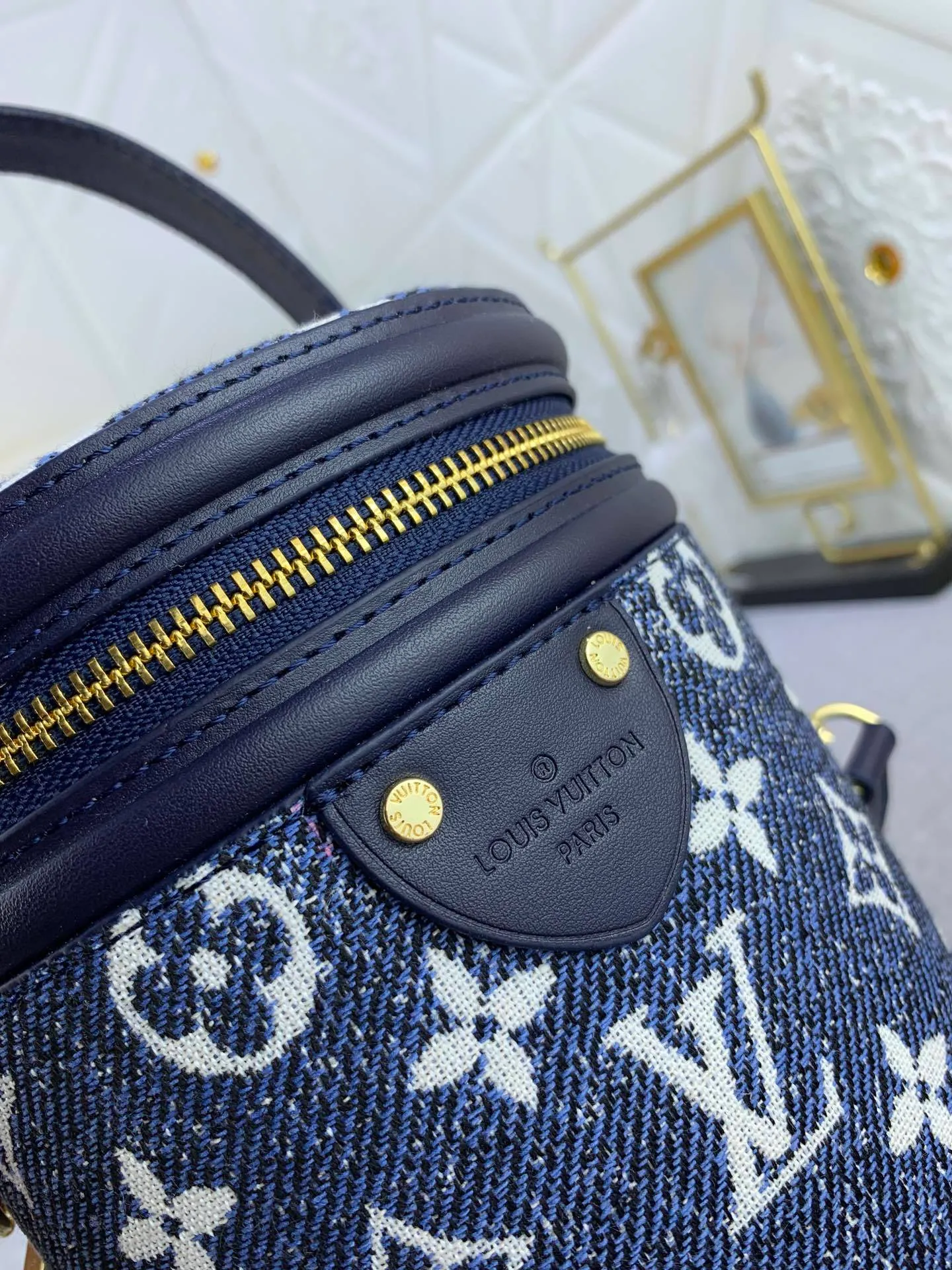 All Categories Official Website "Brand Women's Bags" Women's Bags 💙 LV upgraded original gradient denim blue cannes fortune bag. Drawing on the shape of a long-standing makeup box, women's art director Nicolas Ghesquière recreates the classic charm of the past with this semi-rigid handbag. Monogram and Monogram Reverse