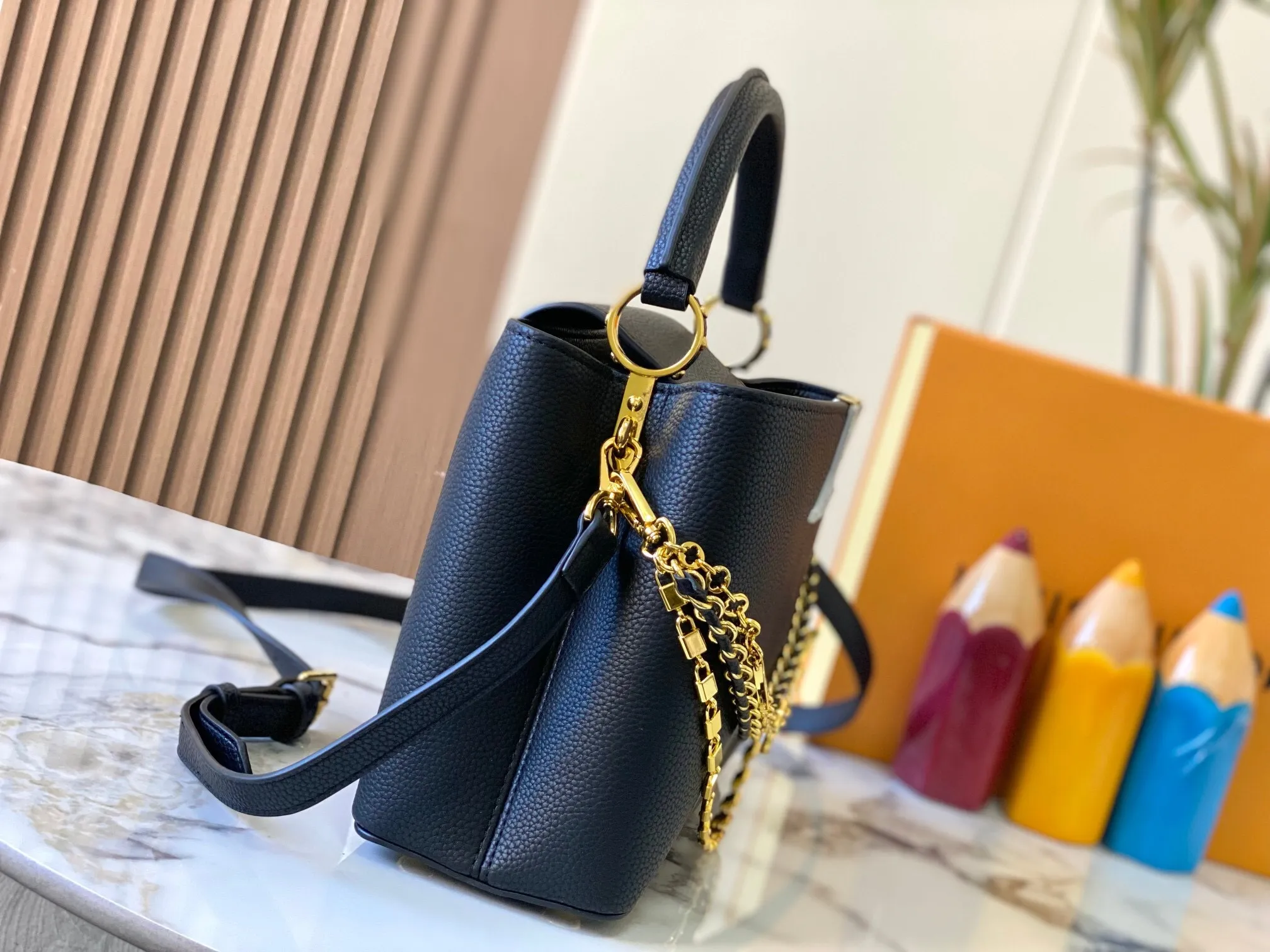 All Categories Official Website "Brand Women's Bags" Women's Bags 💙 LV 2024 New LV Crossbody Bag