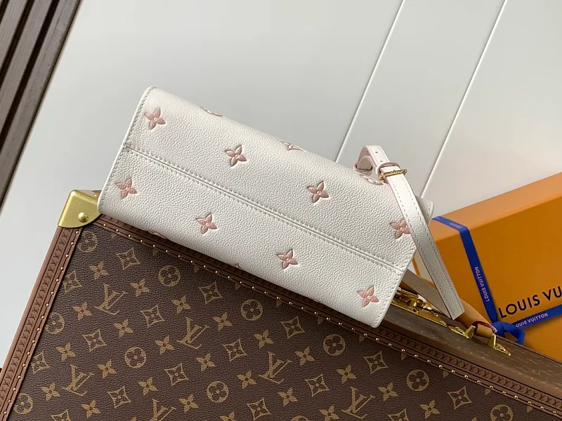 All categories Official website "Brand Women's Bags" Women's Bags 💙 LV 2026 new LV hand-held crossbody bag