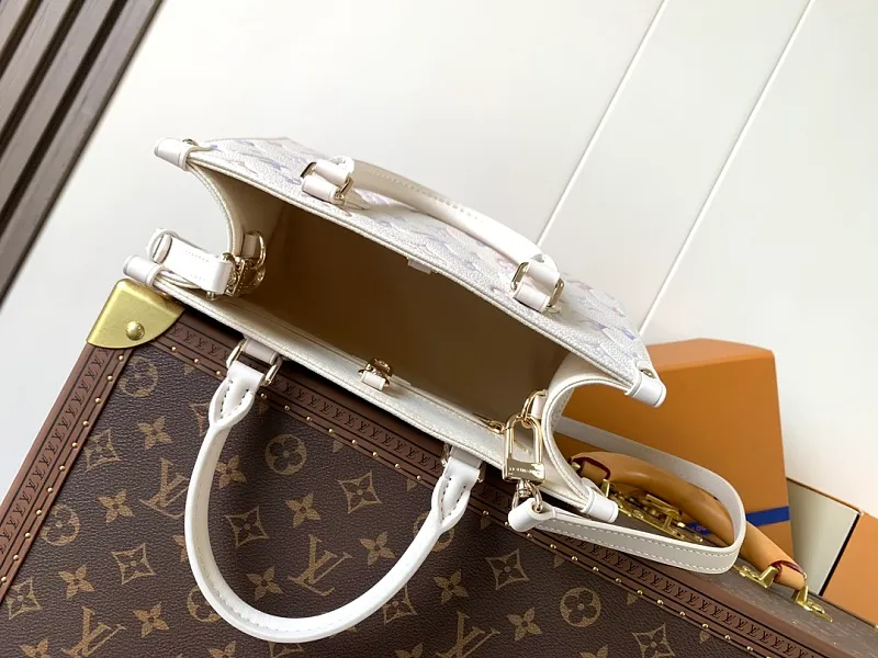 All categories Official website "Brand Women's Bags" Women's Bags 💙 LV 2026 new LV hand-held crossbody bag