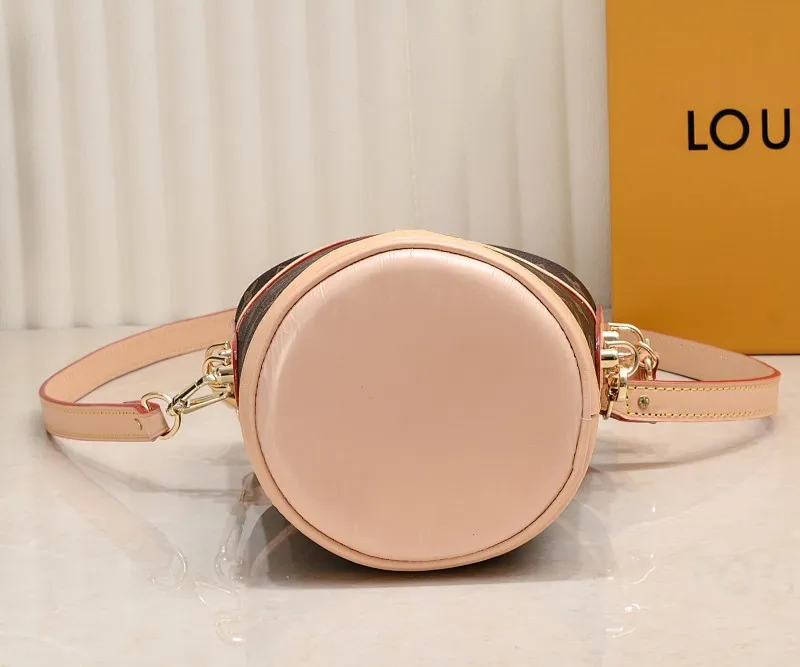 All Categories Official Website "Brand Women's Bags" Women's Bags 💙 LV 2023 New LV Crossbody Bag