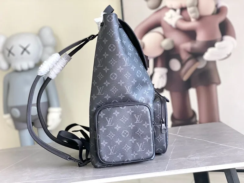All categories 💚 Authentic bags 💚 LV LV classic backpack