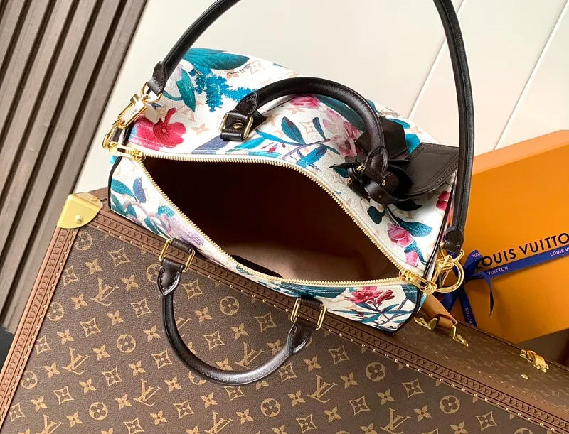 All Categories Official Website "Brand Women's Bags" Women's Bags 💙 LV 2026 New LV Crossbody Bag