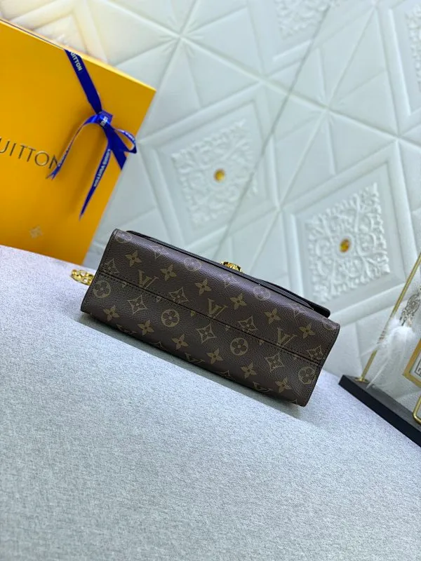 All Categories Official Website "Brand Women's Bags" Women's Bags 💙 LV French custom-made Monogram canvas and exquisite calfskin, top-notch handmade in Taiwan, perfect bottom arc of original order for quality, perfect combination of materials and unique hardware accessories, all investment regardless of cost, single shoulder, hand-held, cross-body all-match must-have style, exquisite crown lock buckle, showing the queen's style
