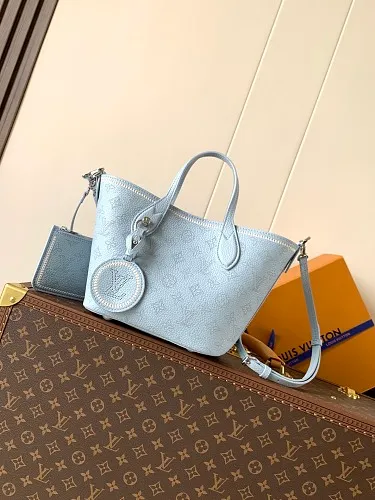 All categories Official website "Brand Women's Bags" Women's Bags 💙 LV 2026 new LV hand-held crossbody bag