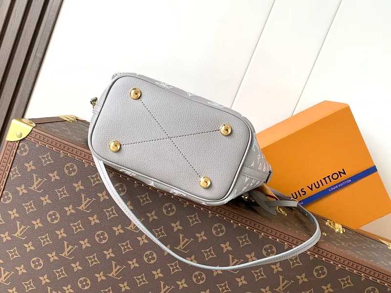 All categories Official website "Brand Women's Bags" Women's Bags 💙 LV 2026 new LV hand-held crossbody bag