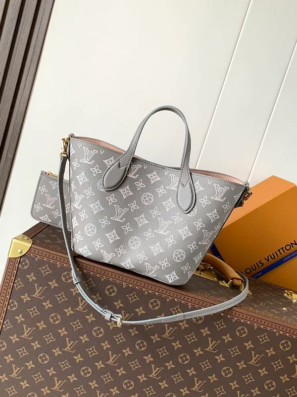 All categories Official website "Brand Women's Bags" Women's Bags 💙 LV 2026 new LV hand-held crossbody bag