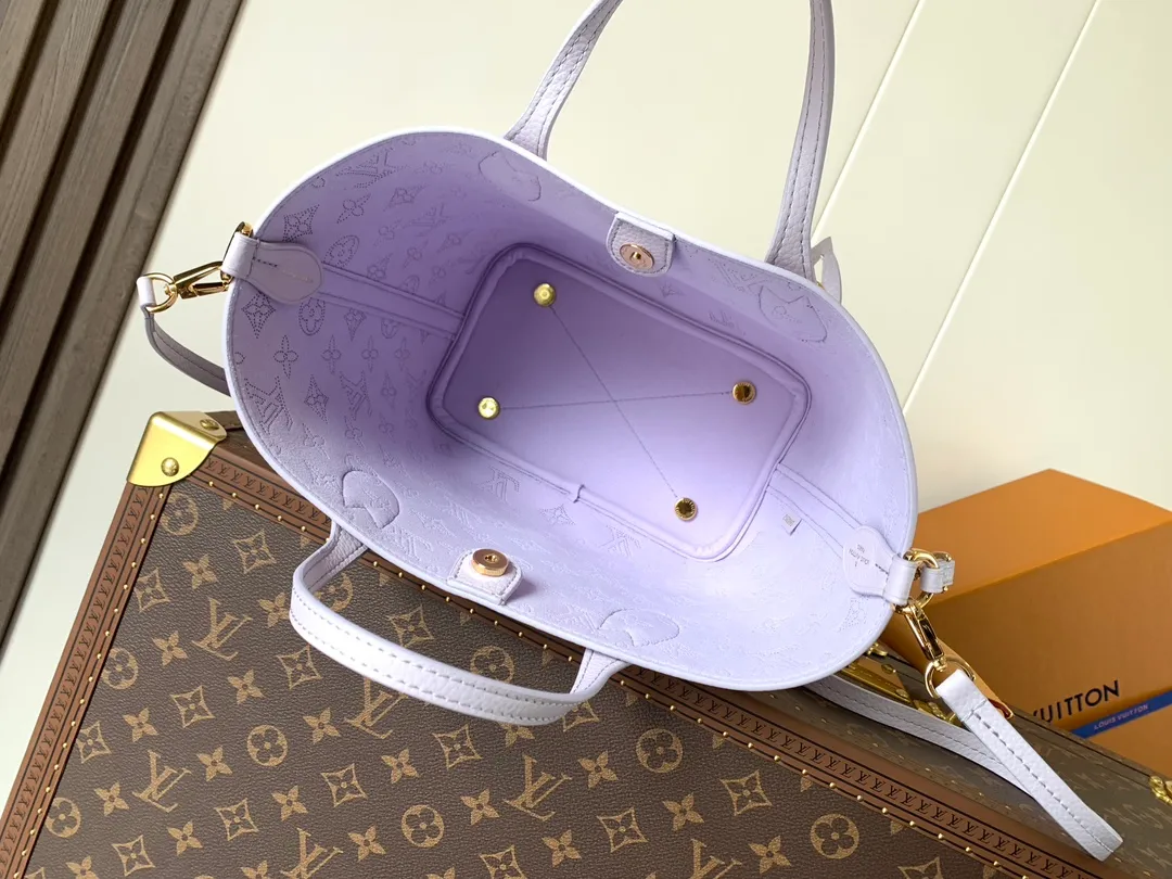 All categories Official website "Brand Women's Bags" Women's Bags 💙 LV 2026 new LV hand-held crossbody bag