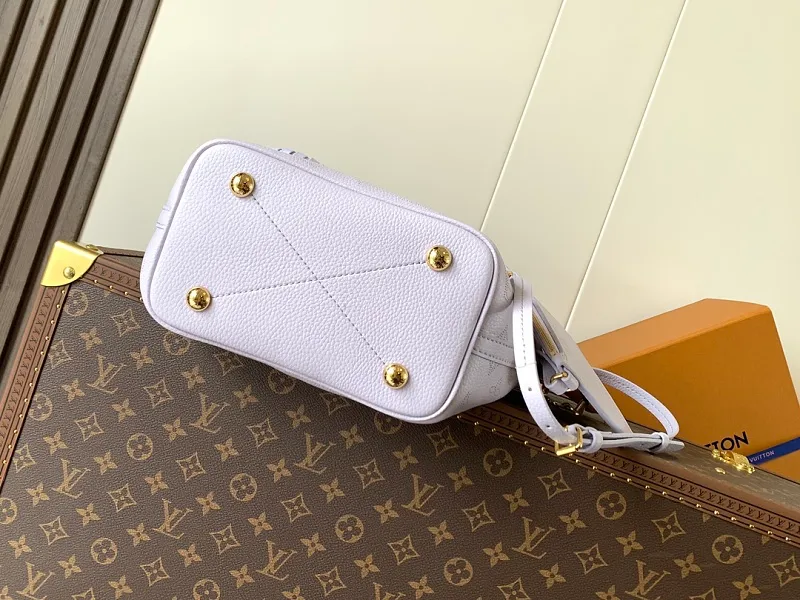 All categories Official website "Brand Women's Bags" Women's Bags 💙 LV 2026 new LV hand-held crossbody bag
