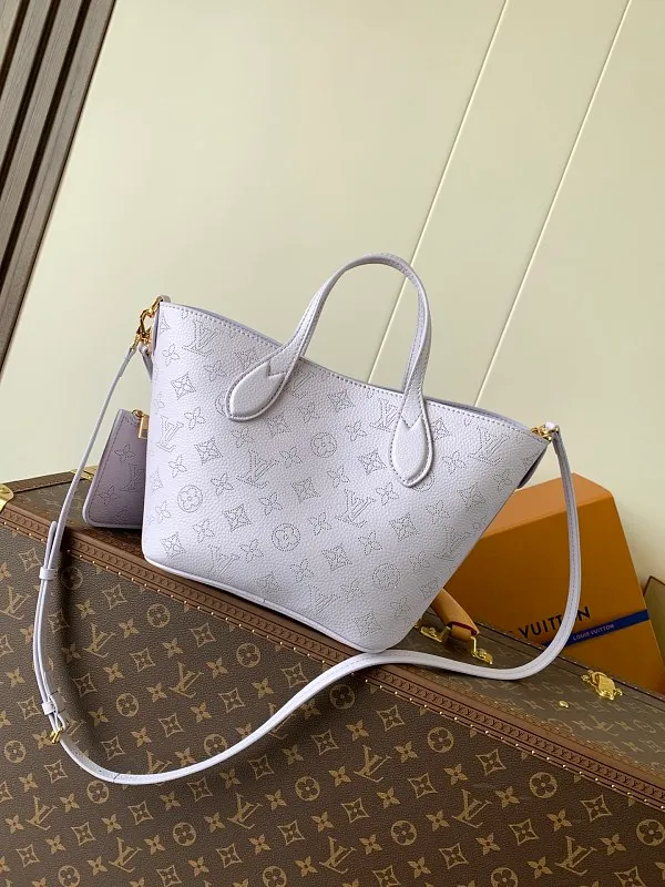 All categories Official website "Brand Women's Bags" Women's Bags 💙 LV 2026 new LV hand-held crossbody bag
