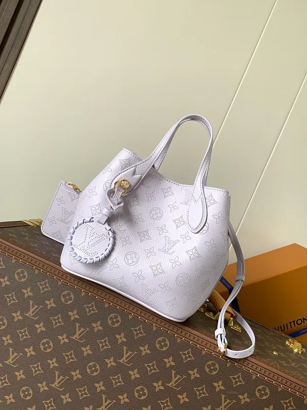 All categories Official website "Brand Women's Bags" Women's Bags 💙 LV 2026 new LV hand-held crossbody bag