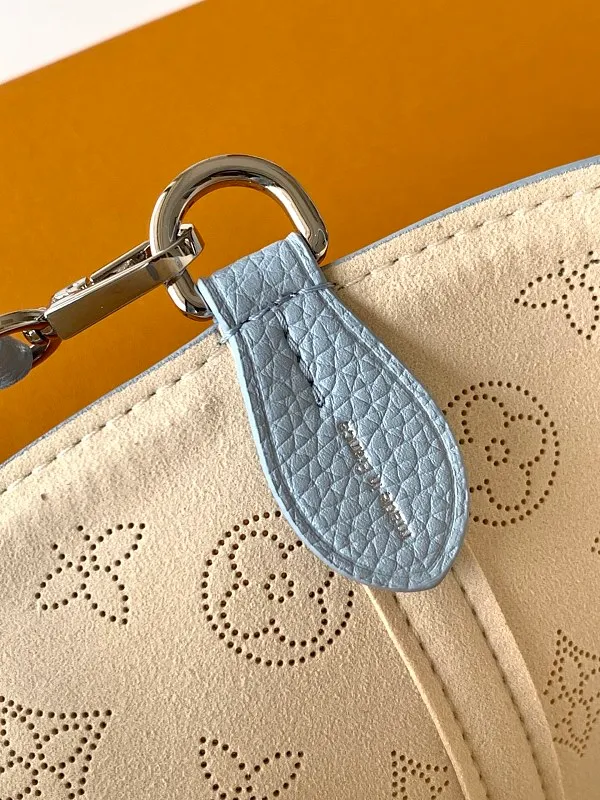 All categories Official website "Brand Women's Bags" Women's Bags 💙 LV 2026 new LV hand-held crossbody bag