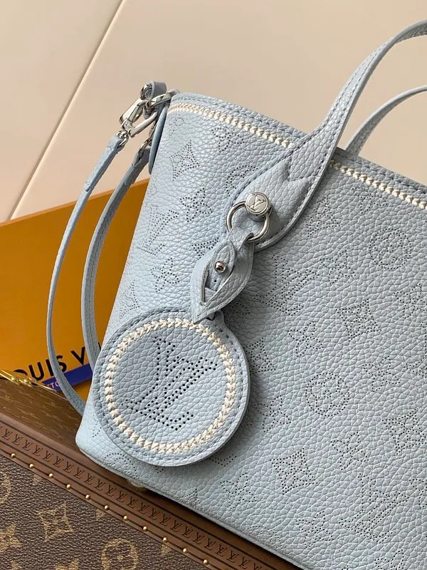 All categories Official website "Brand Women's Bags" Women's Bags 💙 LV 2026 new LV hand-held crossbody bag