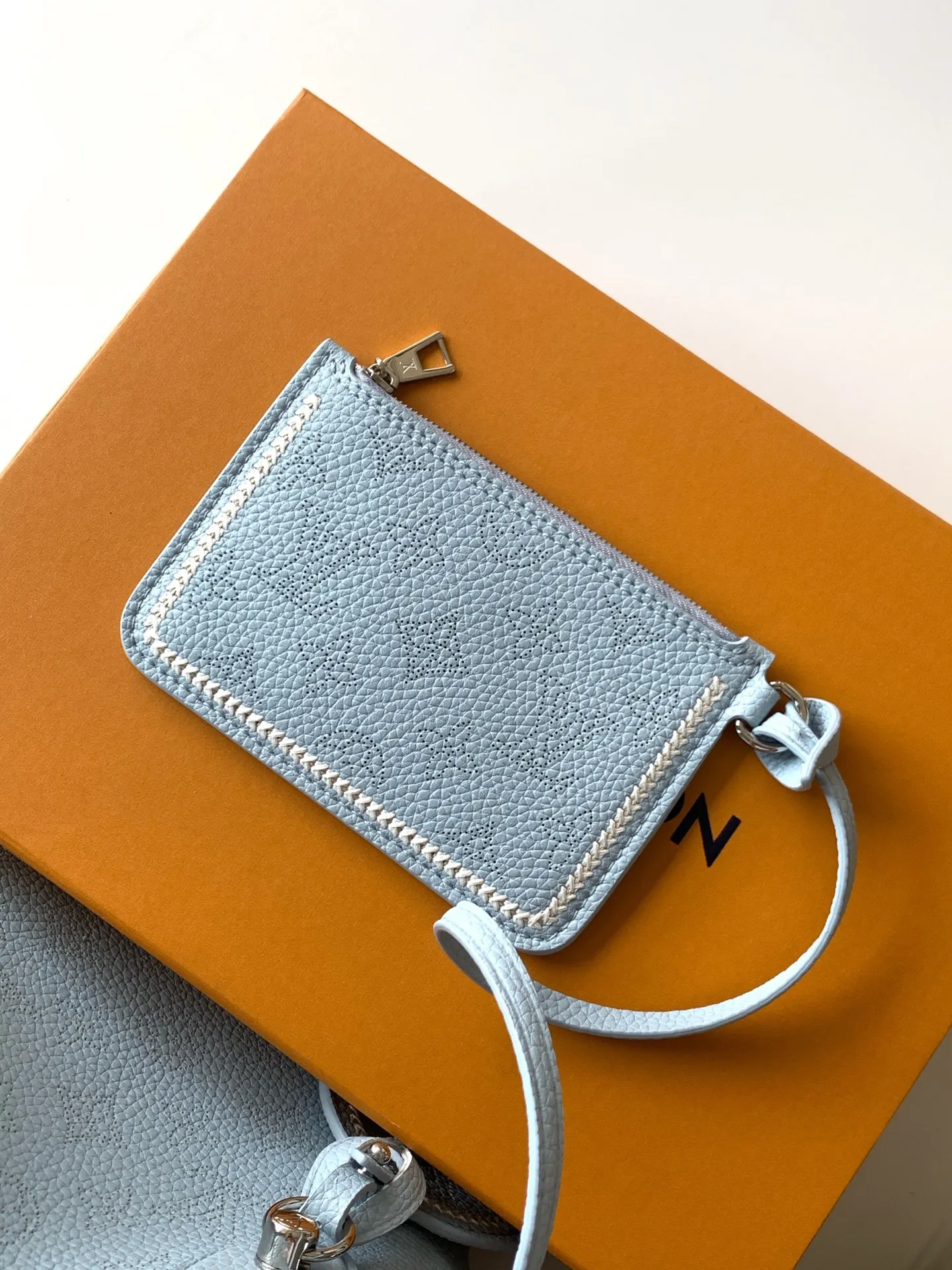 All categories Official website "Brand Women's Bags" Women's Bags 💙 LV 2026 new LV hand-held crossbody bag