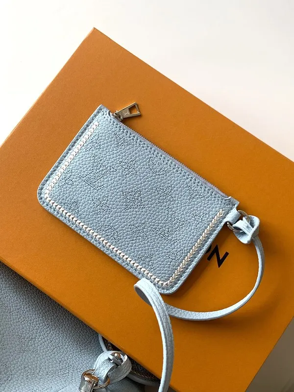 All categories Official website "Brand Women's Bags" Women's Bags 💙 LV 2026 new LV hand-held crossbody bag