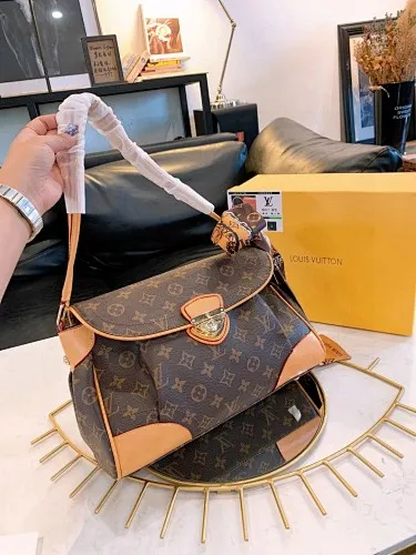 All categories Official website "Brand Women's Bags" Women's Bags 💙 LV fine imitation LV, high imitation LV bags, LV crossbody bags, 2023 official latest version LV armpit bag, LV bag factory, recommended bags, size: 31-4-16CM