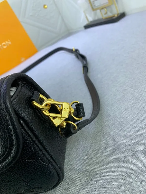 All Categories Official Website "Brand Women's Bags" Women's Bags 💙 LV 2024 New LV Crossbody Bag