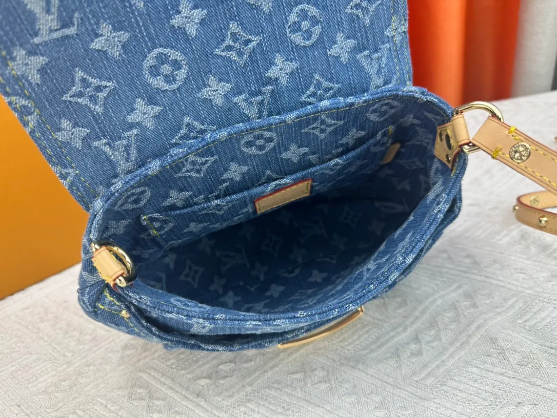 All categories Official website "Brand Women's Bags" Women's Bags 💙 LV 2024 official website new LV armpit bag