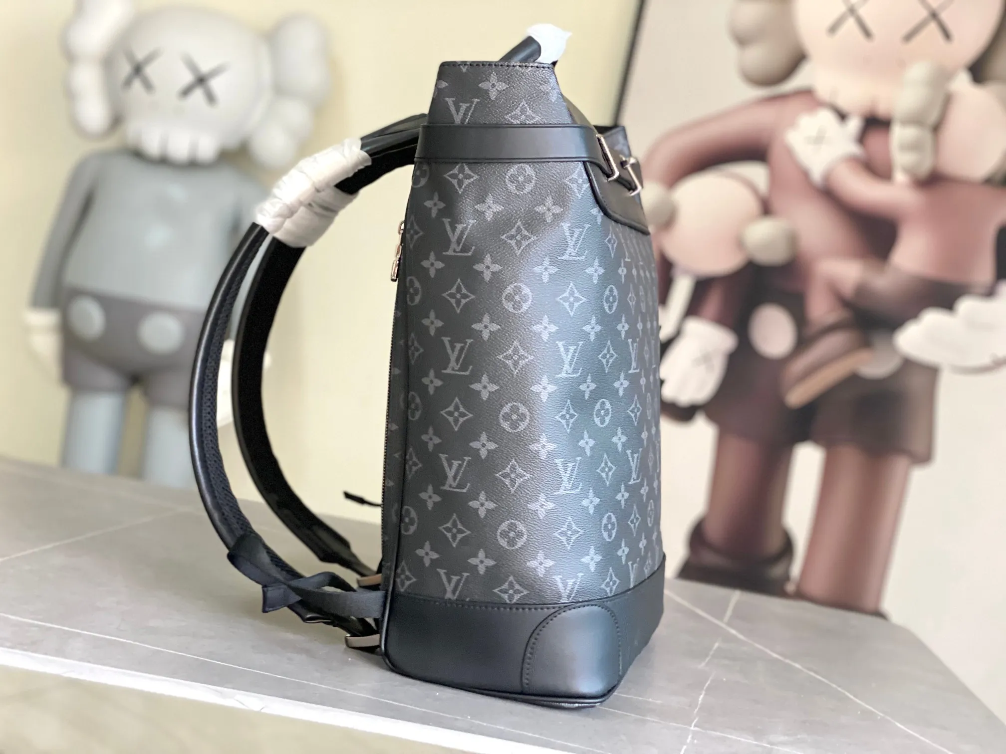 All categories 💚 Authentic bags 💚 LV LV classic backpack