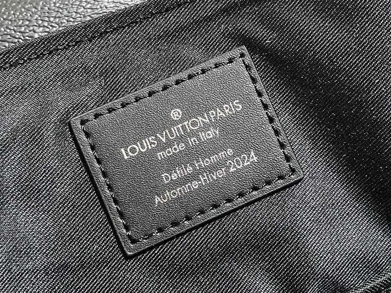 All categories 💚 Authentic bags 💚 LV LV classic backpack